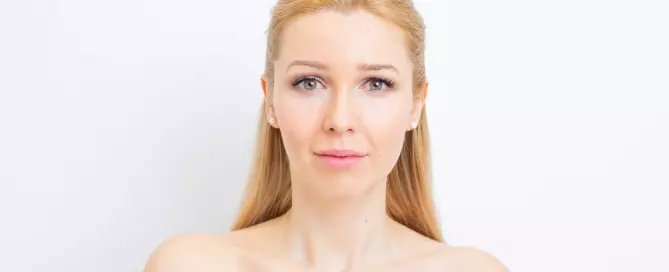 Dekollete mit Hyaluronsäure in Duisburg behandeln